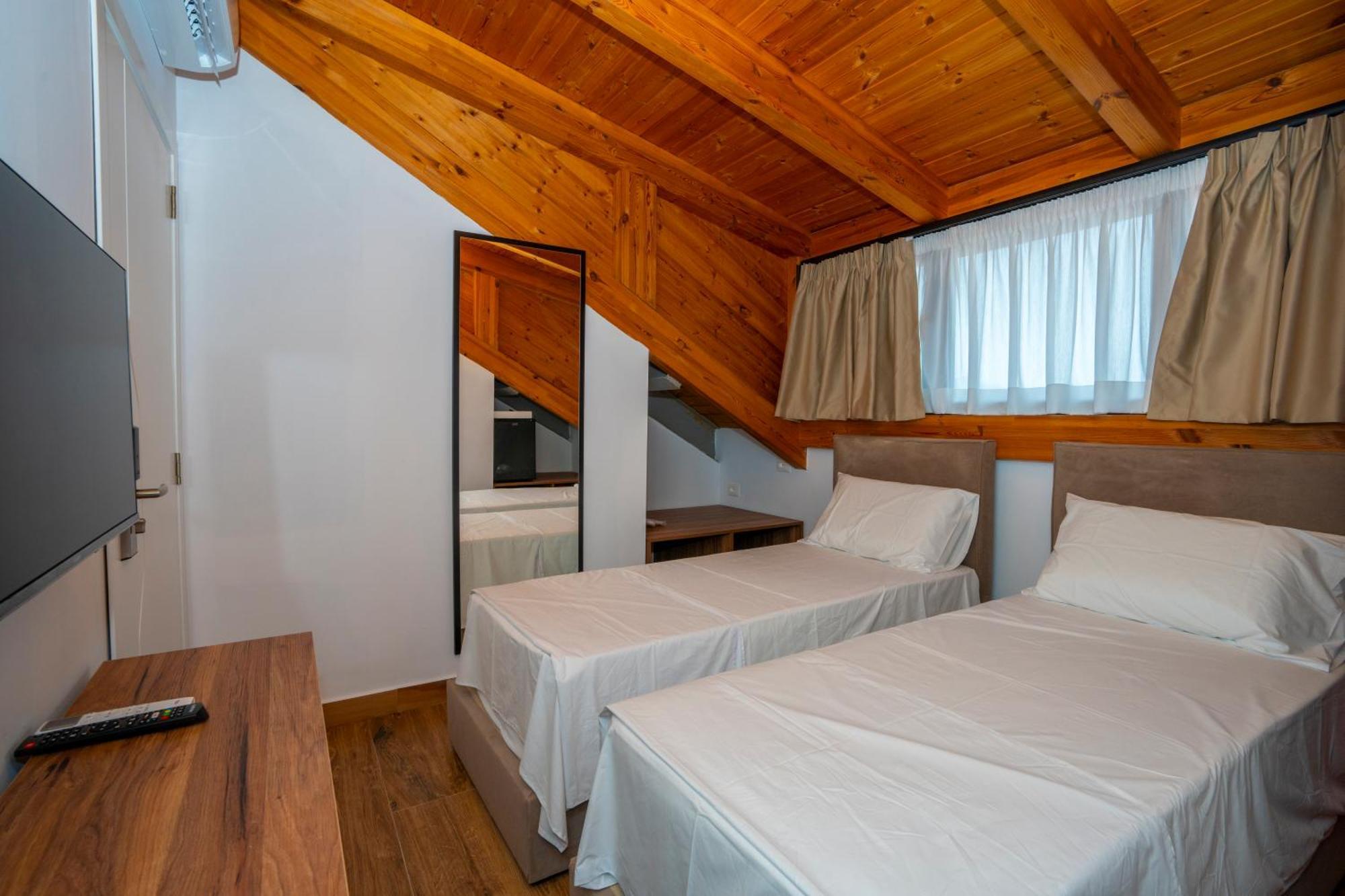 Gjuhadoli Hotel Restaurant Shkodër Екстериор снимка