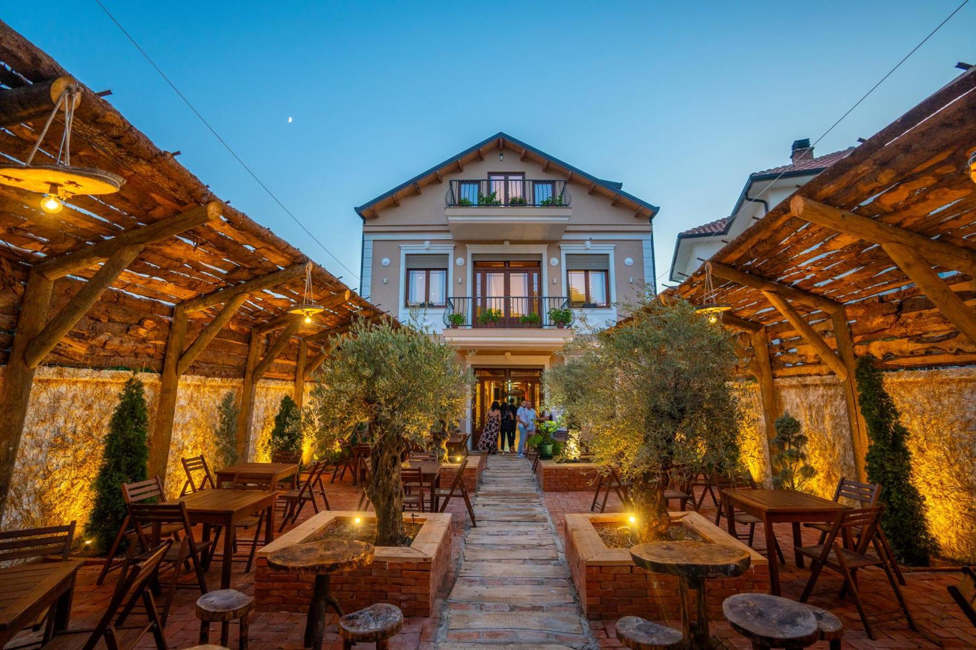 Gjuhadoli Hotel Restaurant Shkodër Екстериор снимка
